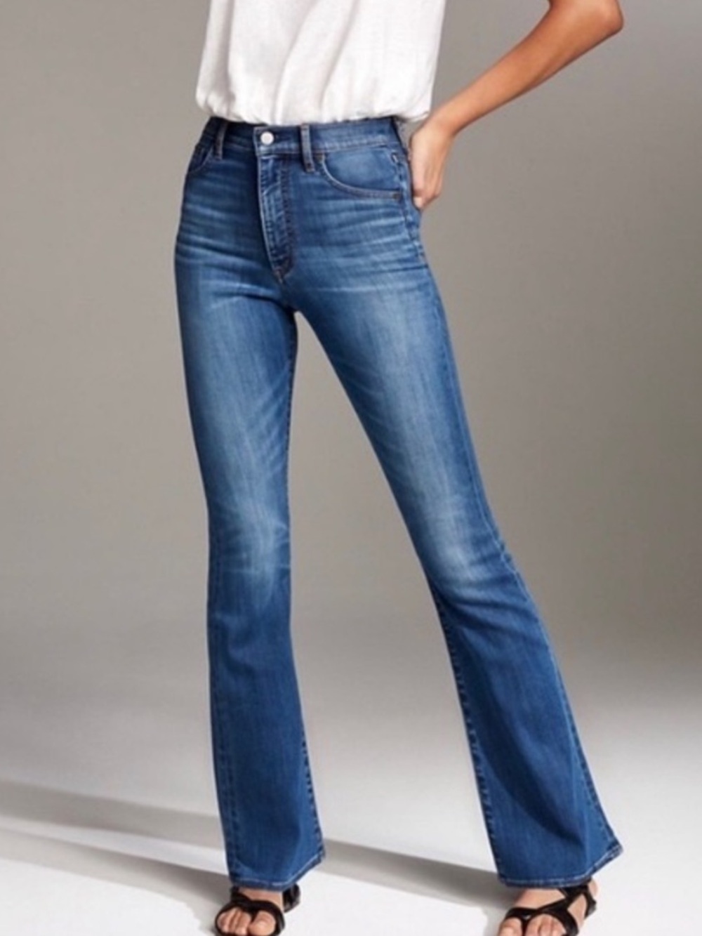 Aritzia Denim Forum The Jane Mid Rise Boot Cut Jeans in Dark Wash Sz 29